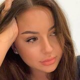 Candice from Iasi | Woman | 37 years old | Capricorn
