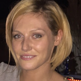Melek from Dubai | Woman | 40 years old | Capricorn