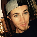 Johnny from Lakeside | Man | 32 years old | Leo