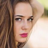 Flore from Mons | Woman | 28 years old | Gemini
